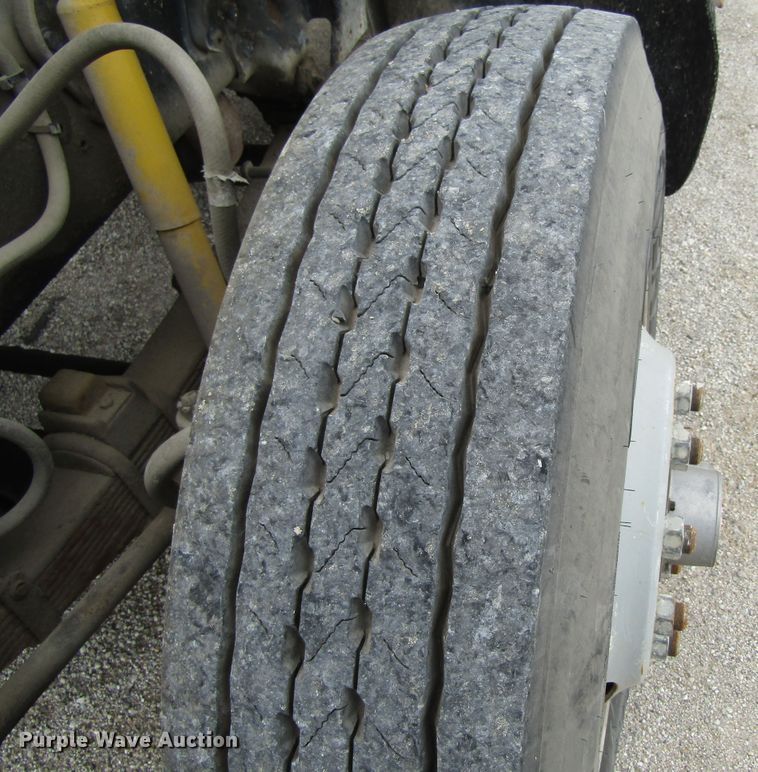 image for item EV9275 1988 Ford LN8000  water truck