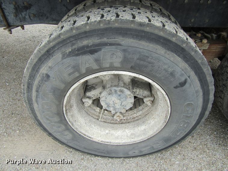 image for item EV9275 1988 Ford LN8000  water truck