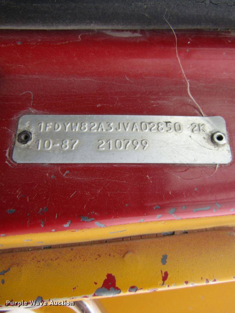 image for item EV9275 1988 Ford LN8000  water truck