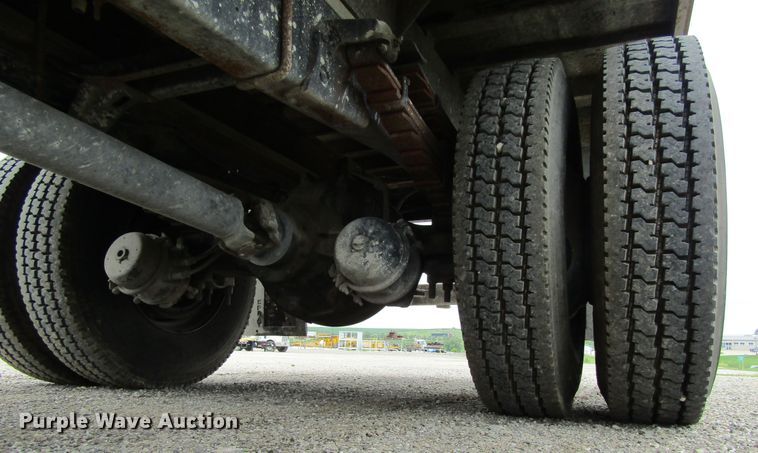 image for item EV9276 1989 Ford C8000  flatbed truck