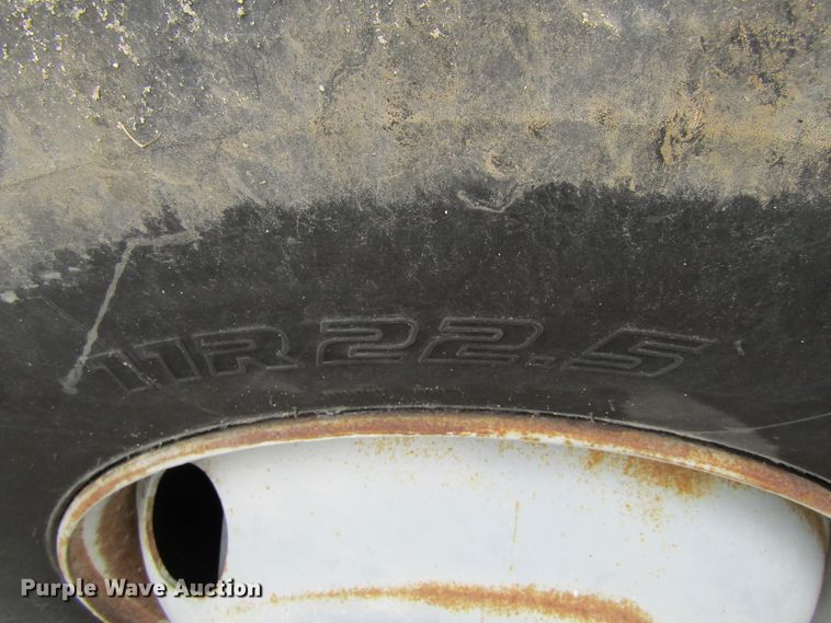 image for item EV9276 1989 Ford C8000  flatbed truck