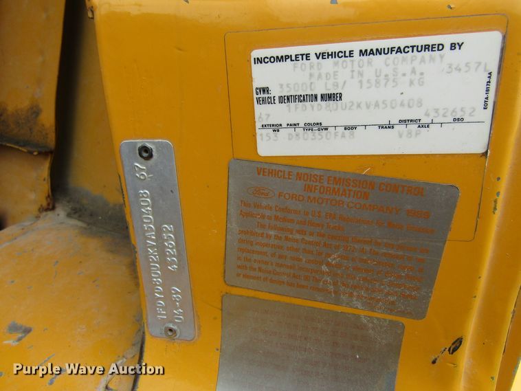 image for item EV9276 1989 Ford C8000  flatbed truck