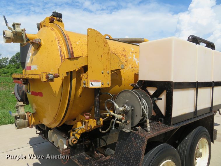 image for item FP9323 2013 Vermeer V800LEHD  vacuum excavator