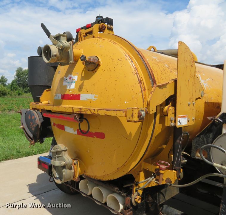 image for item FP9323 2013 Vermeer V800LEHD  vacuum excavator