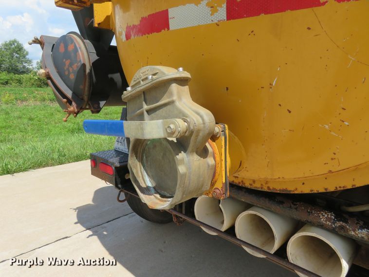 image for item FP9323 2013 Vermeer V800LEHD  vacuum excavator