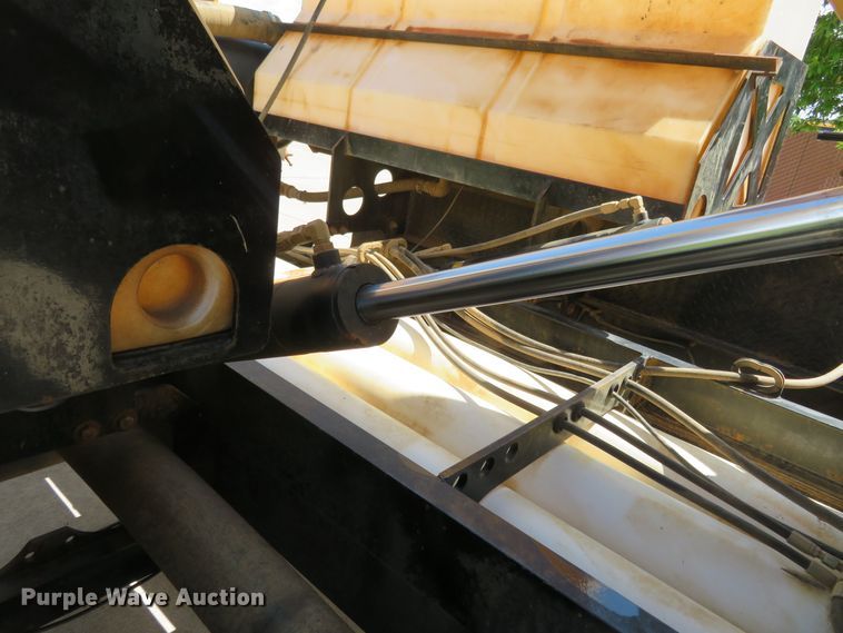 image for item FP9323 2013 Vermeer V800LEHD  vacuum excavator