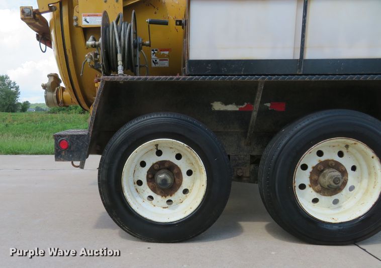 image for item FP9323 2013 Vermeer V800LEHD  vacuum excavator