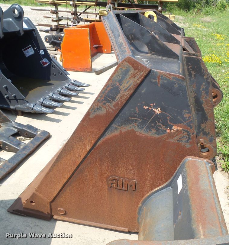 image for item HF9928 2008 AIM DLATT1015  10'W wheel loader bucket