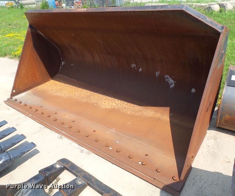 image for item HF9928 2008 AIM DLATT1015  10'W wheel loader bucket