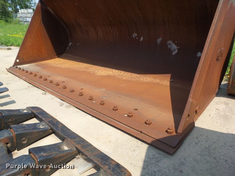 image for item HF9928 2008 AIM DLATT1015  10'W wheel loader bucket