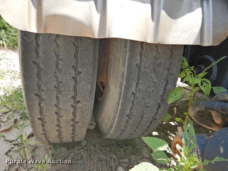 image for item HN9040 2013 Dragon  roll-off container trailer