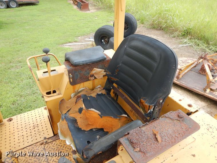 image for item HP9540 1993 Caterpillar D4C Series II  dozer