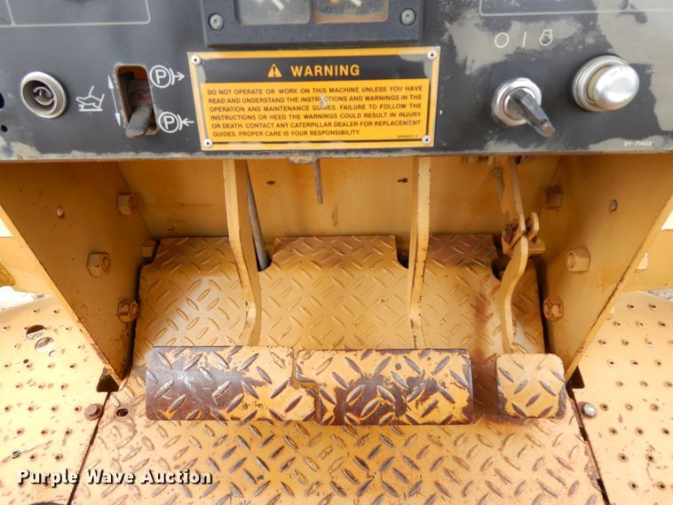 image for item HP9540 1993 Caterpillar D4C Series II  dozer