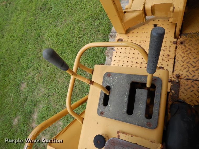 image for item HP9540 1993 Caterpillar D4C Series II  dozer