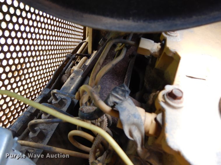 image for item HP9540 1993 Caterpillar D4C Series II  dozer