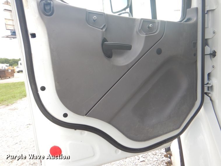 image for item HT9331 2016 Freightliner M2 106  vacuum truck