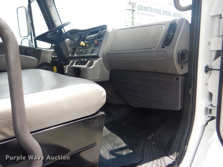 image for item HT9331 2016 Freightliner M2 106  vacuum truck