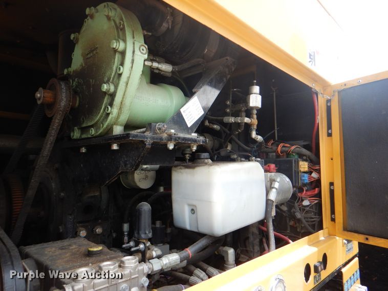 image for item HT9331 2016 Freightliner M2 106  vacuum truck