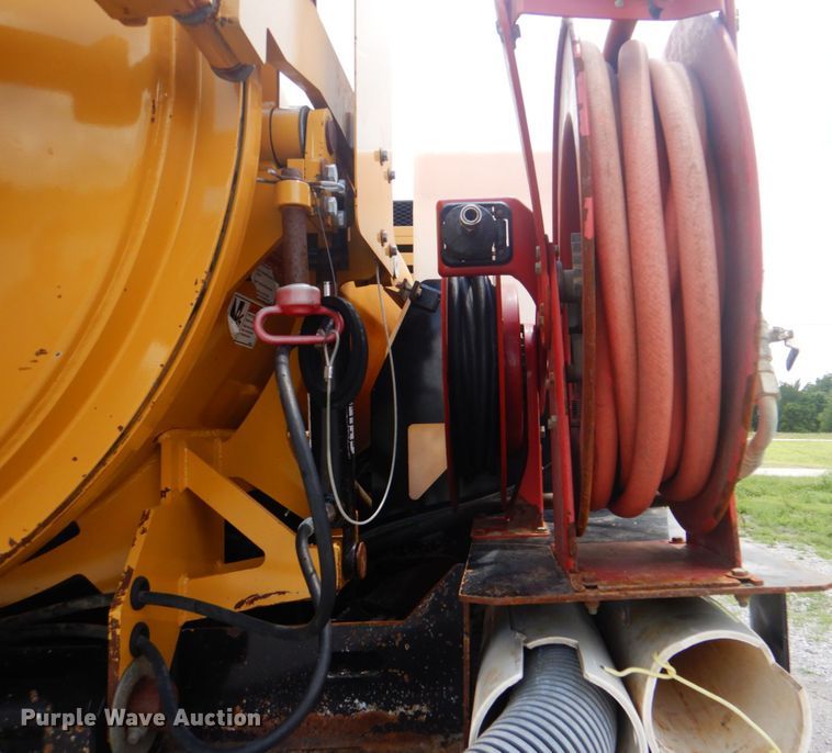 image for item HT9331 2016 Freightliner M2 106  vacuum truck