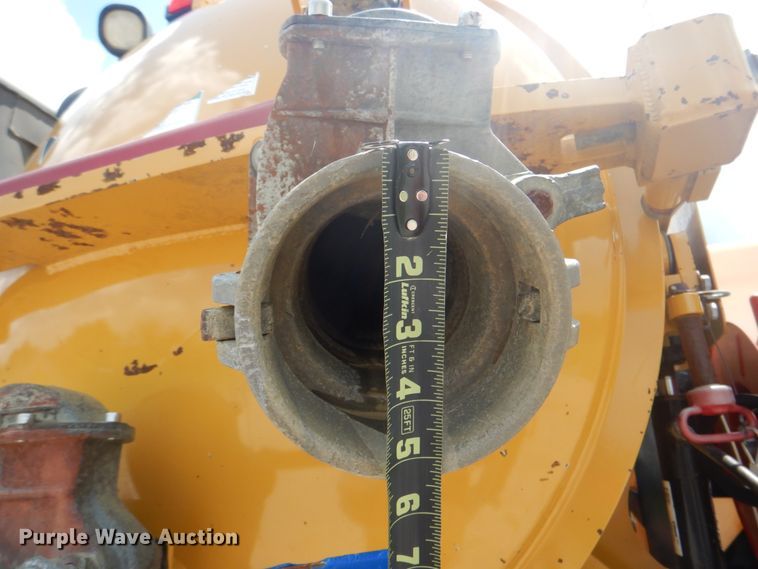 image for item HT9331 2016 Freightliner M2 106  vacuum truck