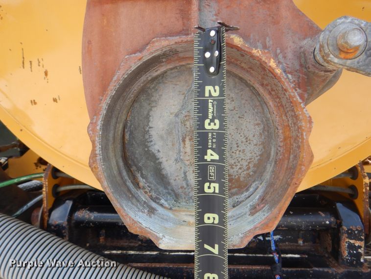 image for item HT9331 2016 Freightliner M2 106  vacuum truck