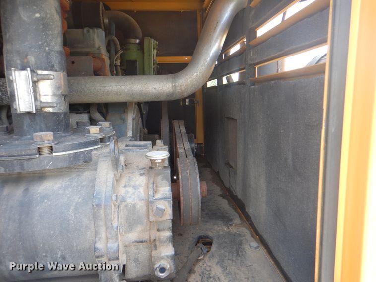 image for item HT9331 2016 Freightliner M2 106  vacuum truck