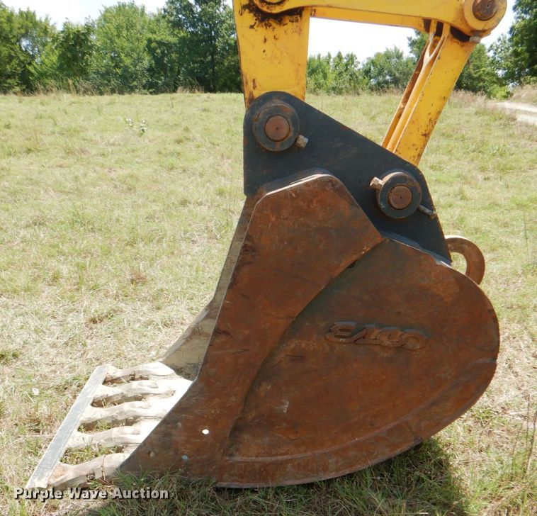 image for item HT9340 2018 Komatsu PC210LC-11  excavator