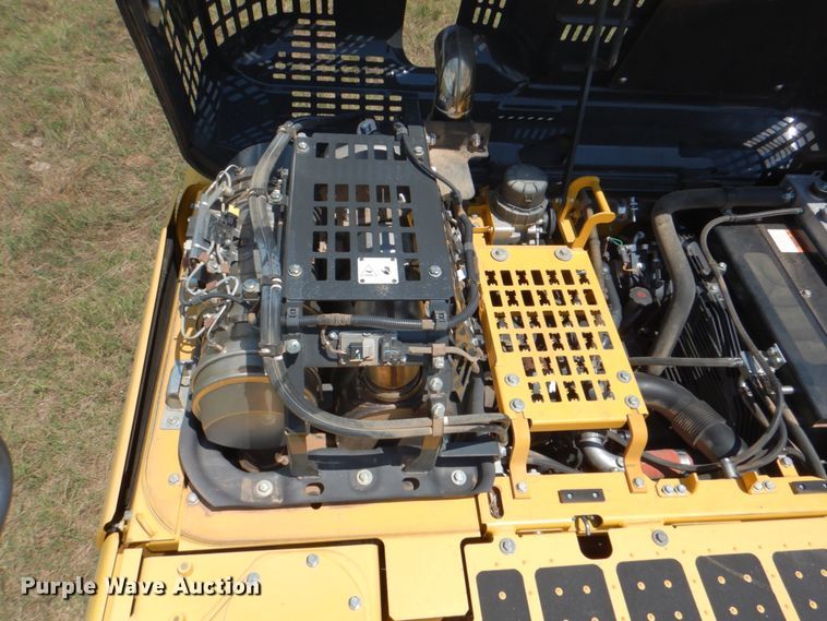 image for item HT9340 2018 Komatsu PC210LC-11  excavator