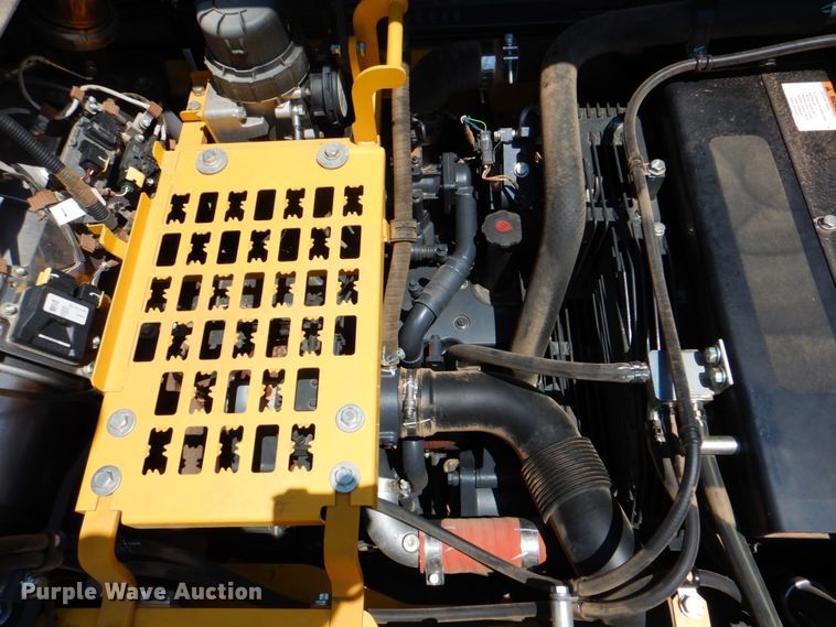 image for item HT9340 2018 Komatsu PC210LC-11  excavator