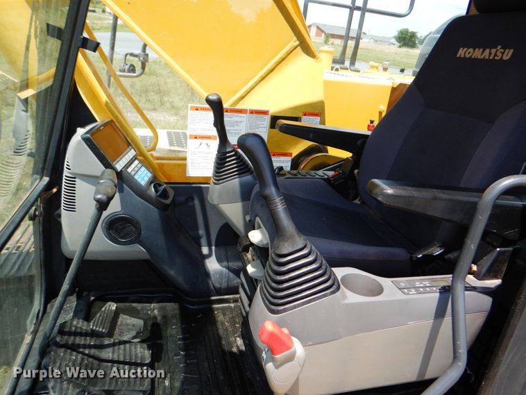 image for item HT9340 2018 Komatsu PC210LC-11  excavator