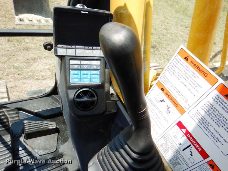 image for item HT9340 2018 Komatsu PC210LC-11  excavator