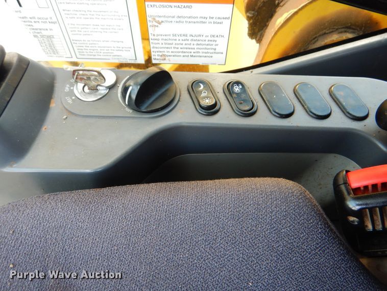 image for item HT9340 2018 Komatsu PC210LC-11  excavator