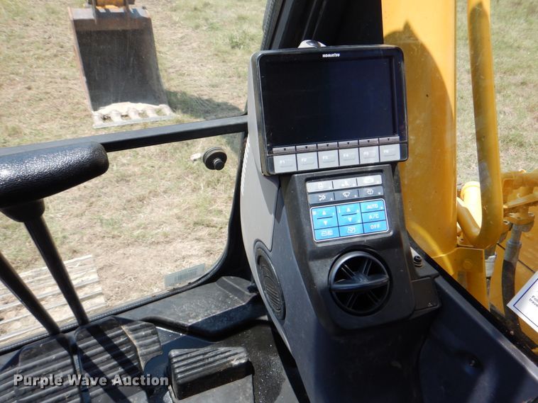 image for item HT9340 2018 Komatsu PC210LC-11  excavator