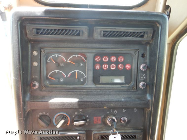 image for item HT9341 1999 Caterpillar D6M  dozer