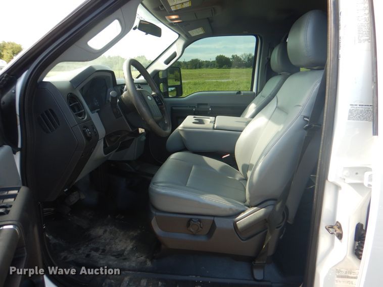 image for item HT9345 2015 Ford F550 Super Duty XL  utility / service truck