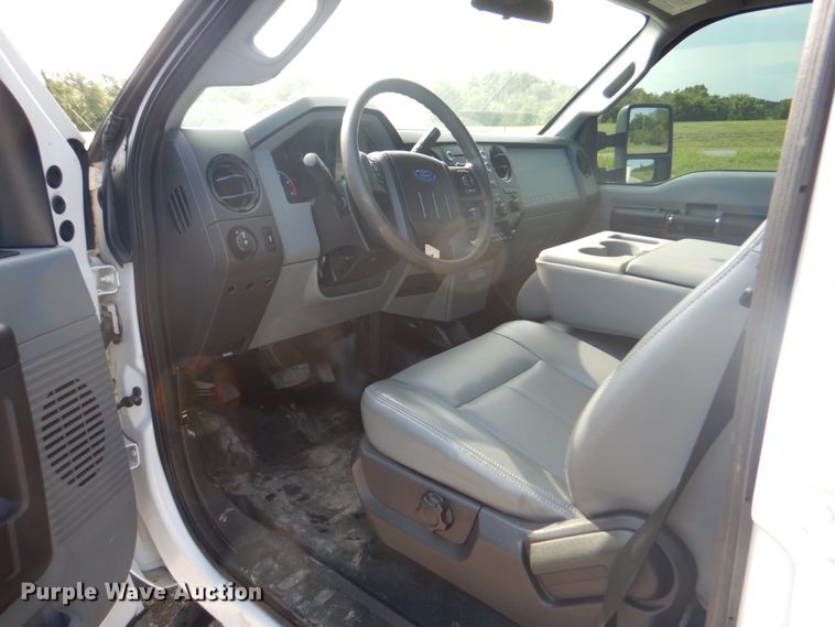 image for item HT9345 2015 Ford F550 Super Duty XL  utility / service truck