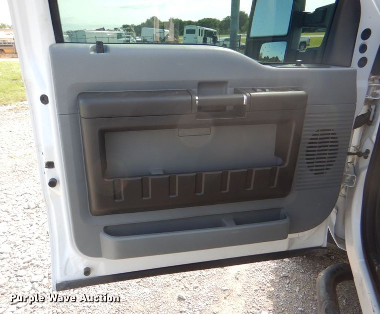 image for item HT9345 2015 Ford F550 Super Duty XL  utility / service truck