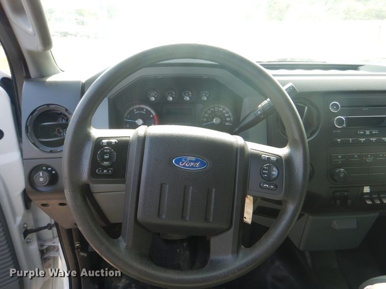 image for item HT9345 2015 Ford F550 Super Duty XL  utility / service truck