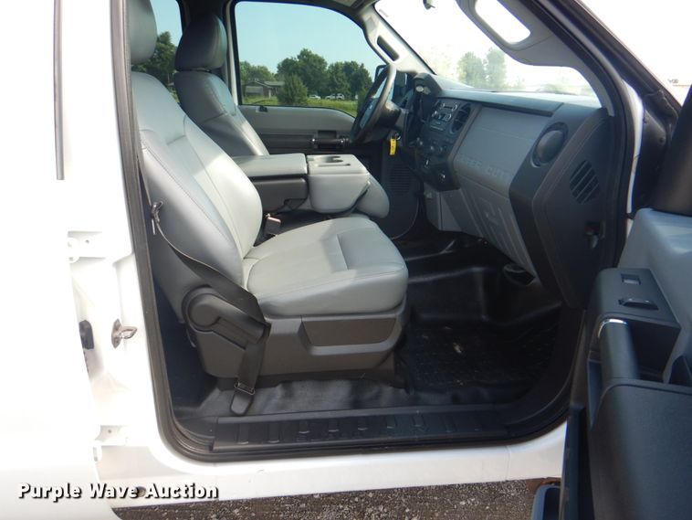 image for item HT9345 2015 Ford F550 Super Duty XL  utility / service truck