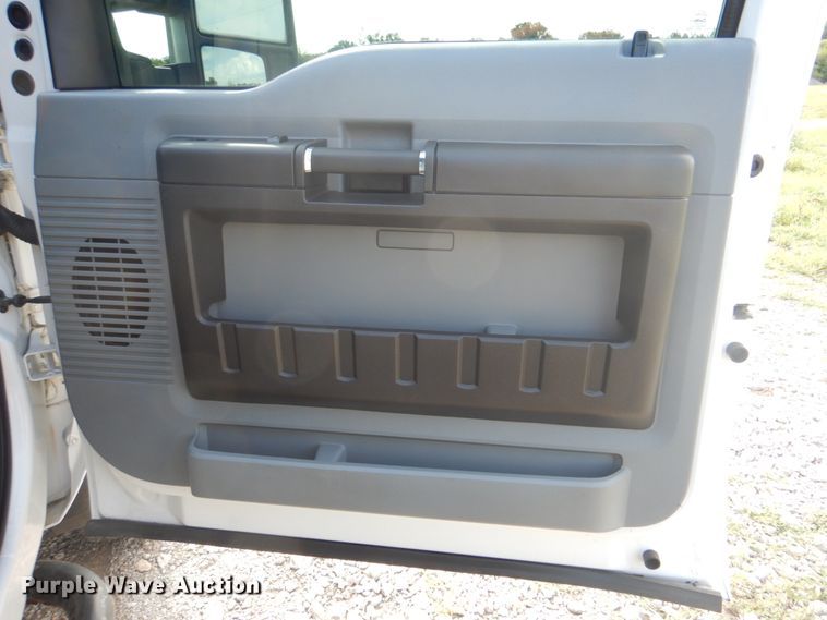 image for item HT9345 2015 Ford F550 Super Duty XL  utility / service truck