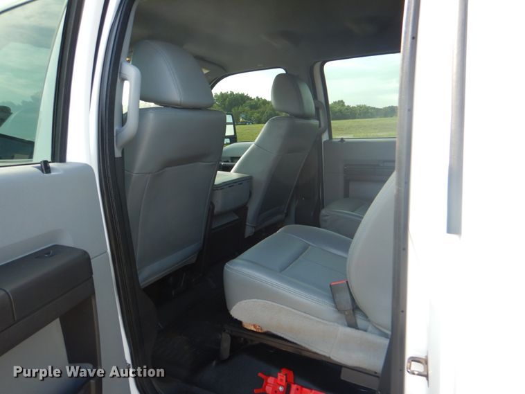 image for item HT9345 2015 Ford F550 Super Duty XL  utility / service truck