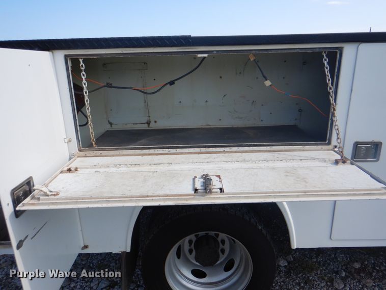 image for item HT9345 2015 Ford F550 Super Duty XL  utility / service truck