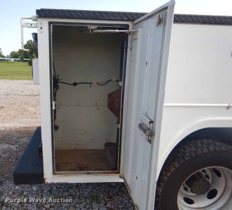 image for item HT9345 2015 Ford F550 Super Duty XL  utility / service truck