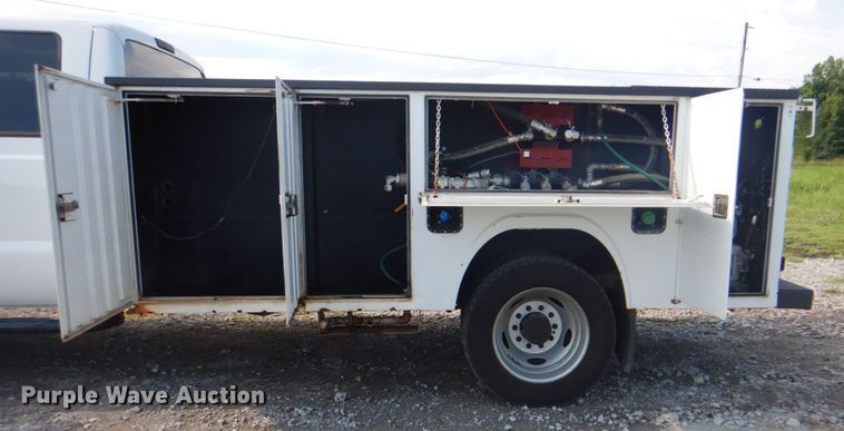 image for item HT9345 2015 Ford F550 Super Duty XL  utility / service truck