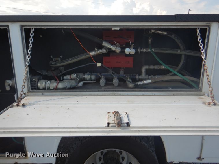 image for item HT9345 2015 Ford F550 Super Duty XL  utility / service truck