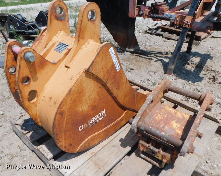 image for item HX9405 Woods 24 CS 580  24"W backhoe bucket