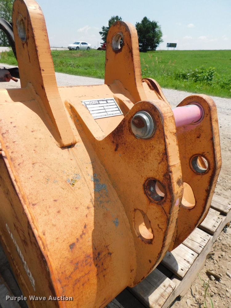image for item HX9405 Woods 24 CS 580  24"W backhoe bucket