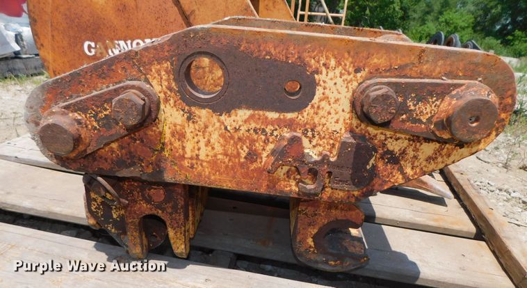 image for item HX9405 Woods 24 CS 580  24"W backhoe bucket