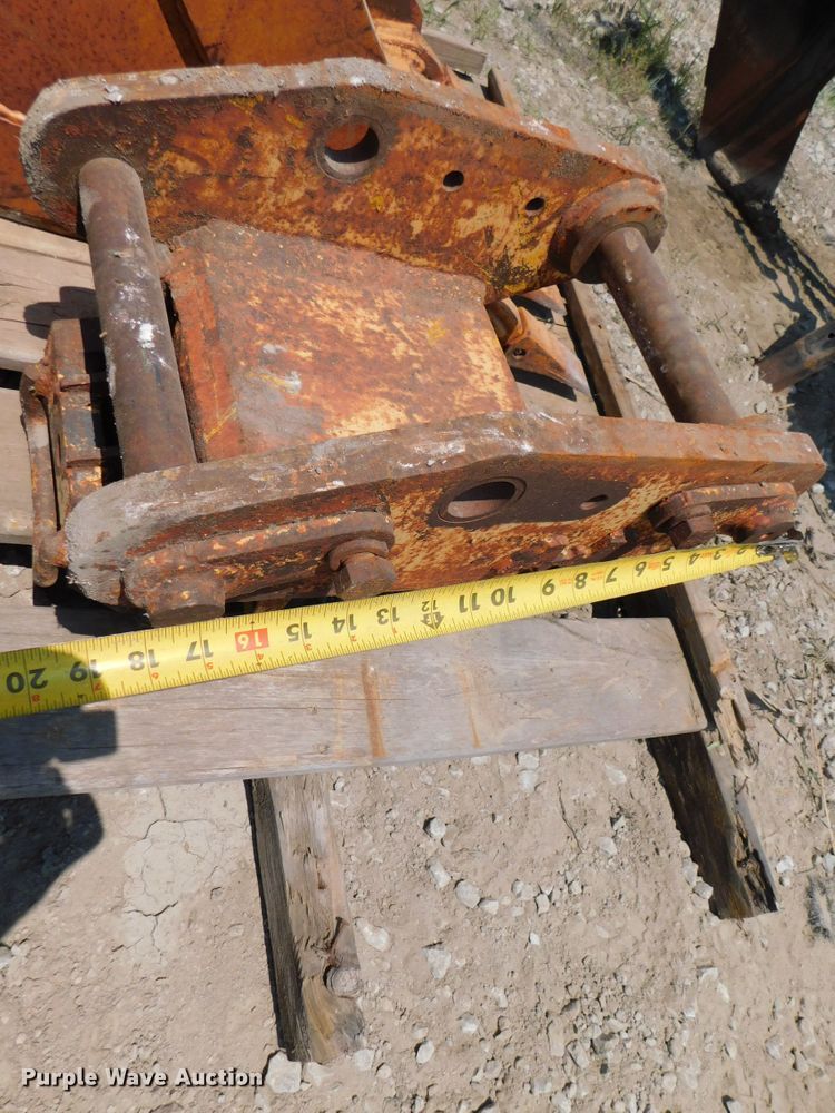 image for item HX9405 Woods 24 CS 580  24"W backhoe bucket