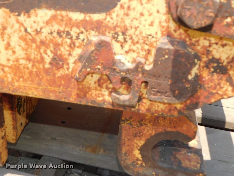 image for item HX9405 Woods 24 CS 580  24"W backhoe bucket